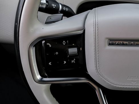 Used 2021 Land Rover Range Rover Velar R-Dynamic S image 18