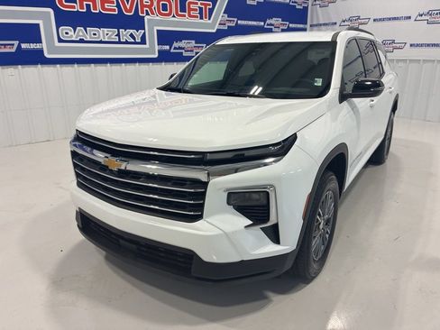 Used 2026 Chevrolet Traverse LT AWD/4WD image 11