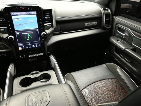 Used 2025 RAM 3500 Laramie w/ Night Edition AWD/4WD image 39