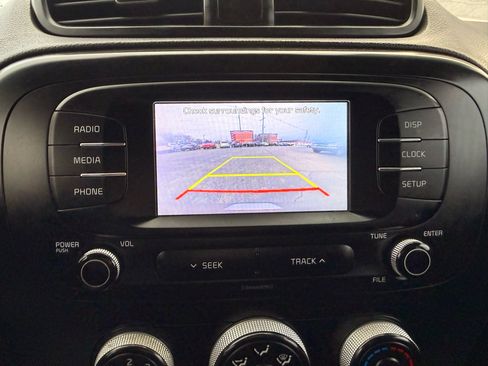 Used 2019 Kia Soul image 11