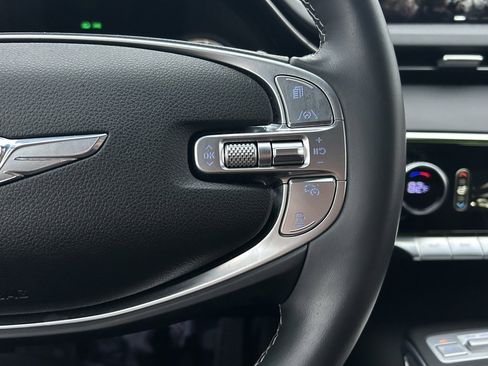 Used 2022 Genesis GV70 2.5T w/ Advanced Package image 10