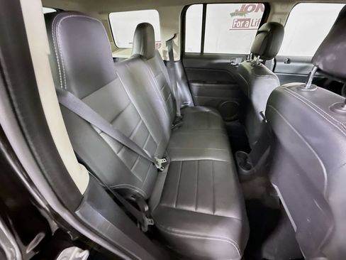 Used 2016 Jeep Patriot High Altitude FWD image 26