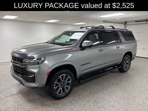 Used 2023 Chevrolet Suburban Z71 w/ Luxury Package image 3