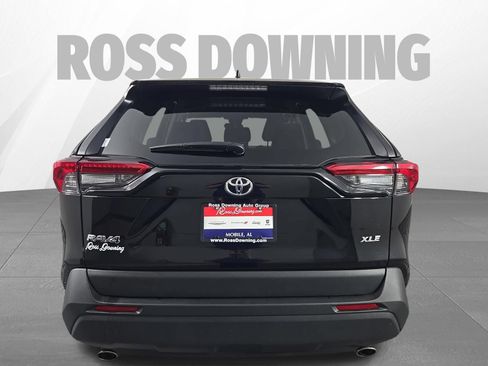 Used 2025 Toyota RAV4 XLE FWD image 5