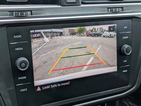 Used 2021 Volkswagen Tiguan SE w/ Panoramic Sunroof Package AWD/4WD image 14