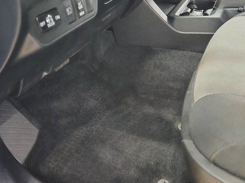 Used 2020 Toyota Tacoma TRD Off-Road w/ Technology Package image 31