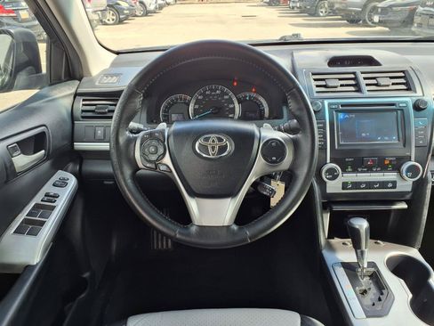 Used 2013 Toyota Camry SE FWD image 12