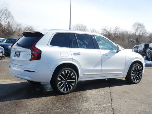 New 2026 Volvo XC90 T8 Plus AWD/4WD image 3