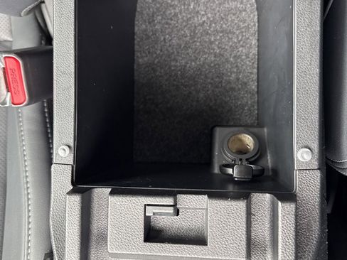 Used 2024 Subaru Outback Limited image 18