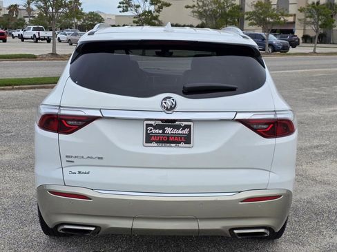 Used 2022 Buick Enclave Premium image 3