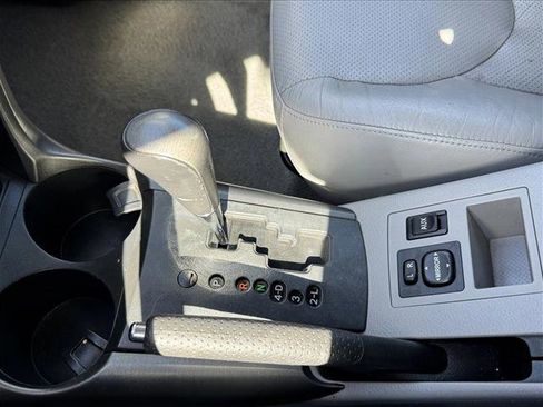Used 2010 Toyota RAV4 Limited AWD/4WD image 16