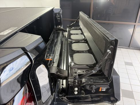 Certified 2024 GMC Sierra 1500 AT4 w/ Technology Package AWD/4WD image 17