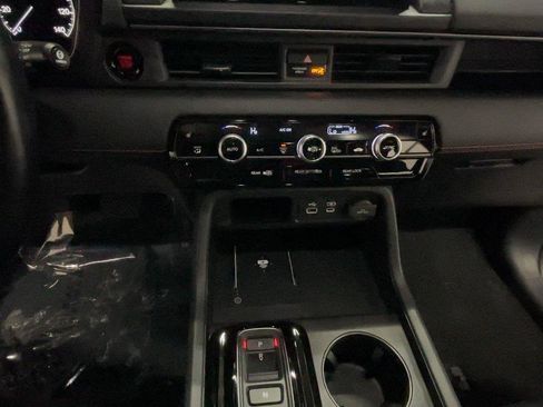 Used 2025 Honda Pilot TrailSport image 35