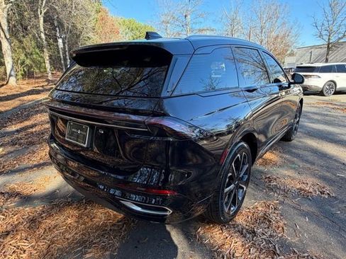 Used 2024 Lincoln Nautilus Reserve image 18