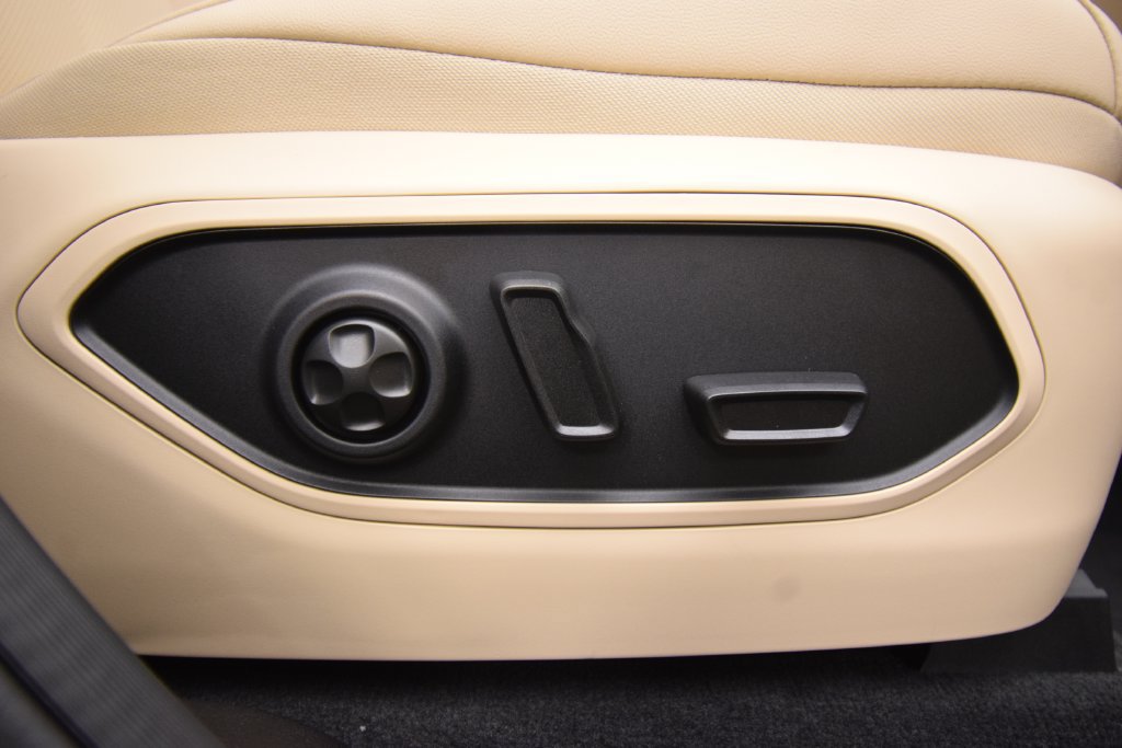 New 2027 Jeep Grand Cherokee Limited AWD/4WD image 19