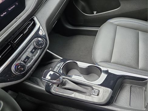 Used 2024 Buick Envista Sport Touring w/ Convenience I Package FWD image 25
