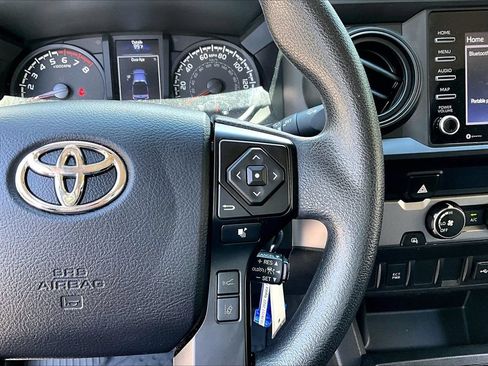Used 2022 Toyota Tacoma SR w/ SR Convenience Package RWD image 11