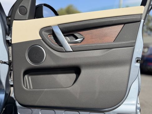 Used 2023 Land Rover Discovery Sport S image 35