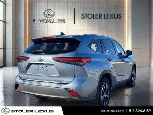 Used 2020 Toyota Highlander XLE image 7