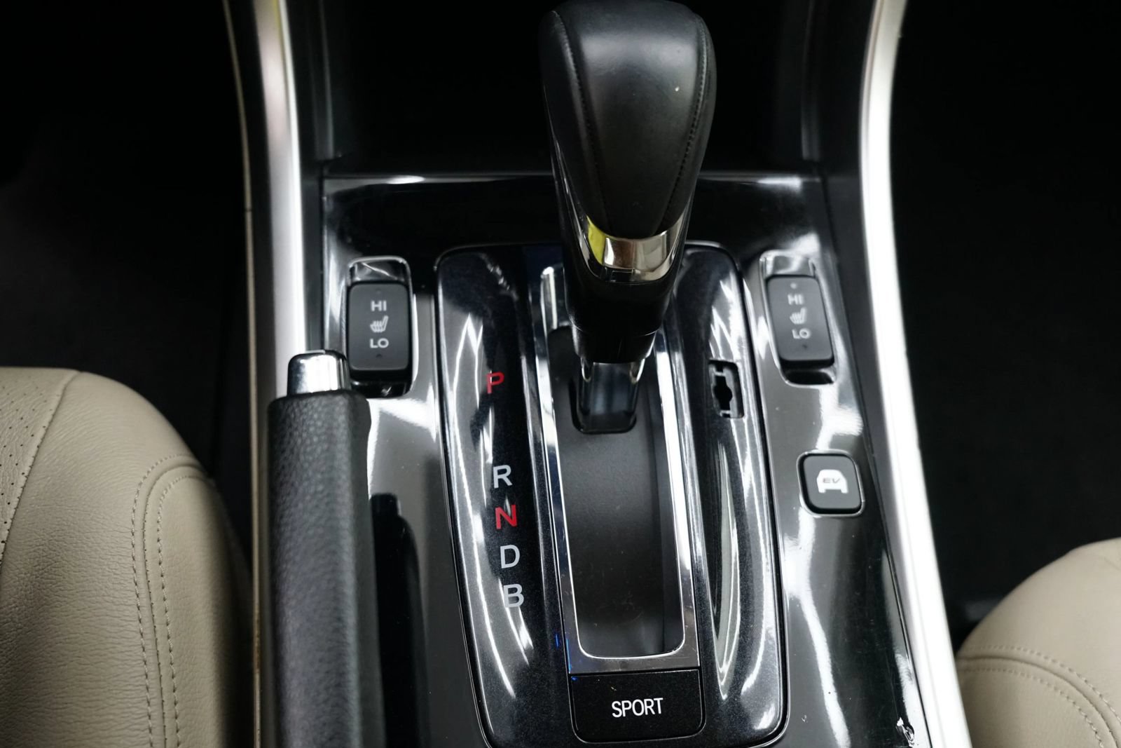 Used 2017 Honda Accord Touring image 25