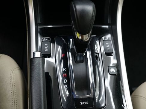 Used 2017 Honda Accord Touring image 25