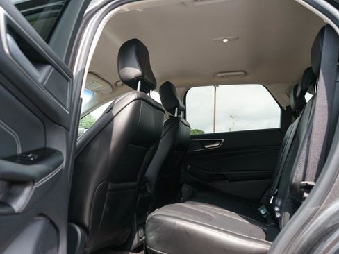 Used 2020 Ford Edge Titanium w/ Class II Trailer Tow Package AWD/4WD image 14