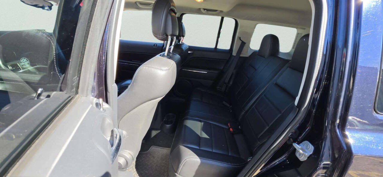 Used 2011 Jeep Patriot Latitude w/ Sun/Sound Group AWD/4WD image 9