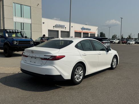 Used 2025 Toyota Camry LE FWD image 4