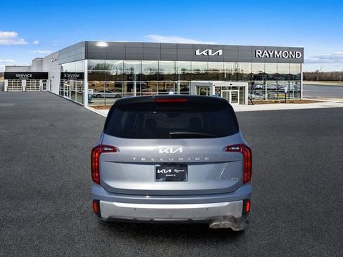Used 2023 Kia Telluride S w/ S Sunroof Package AWD/4WD image 5