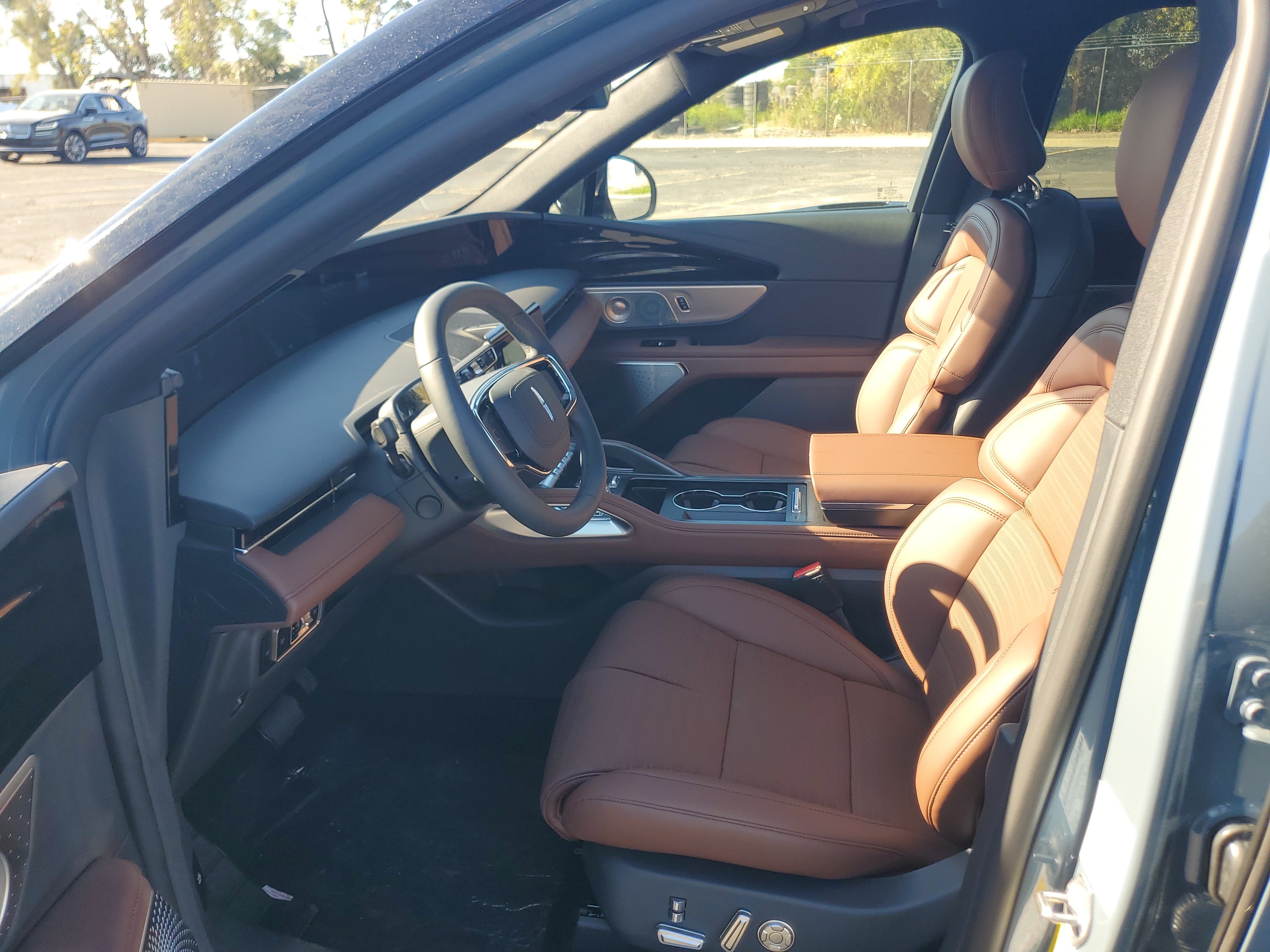 New 2026 Lincoln Nautilus Reserve AWD/4WD image 11