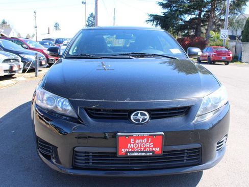 Used 2013 Scion tC image 2
