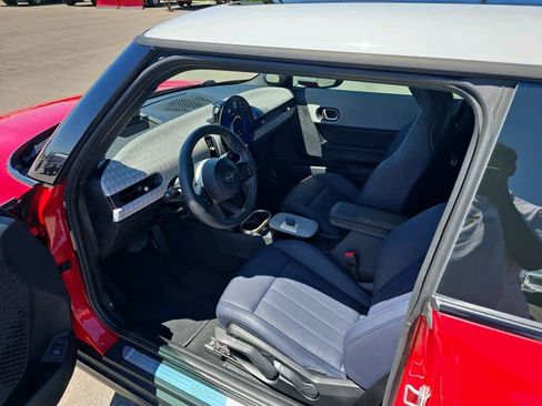 Used 2025 MINI Cooper S FWD image 11