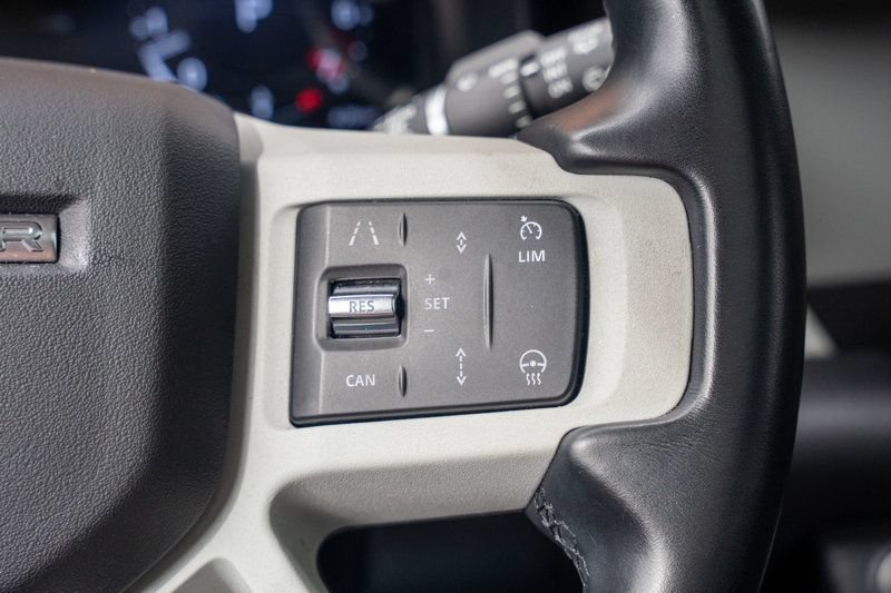 Used 2023 Land Rover Defender 130 SE AWD/4WD image 25