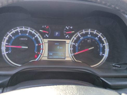 Used 2018 Toyota 4Runner SR5 Premium image 23