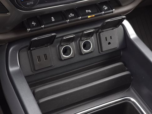 Used 2018 Chevrolet Silverado 1500 LTZ Z71 w/ LTZ Plus Package image 16