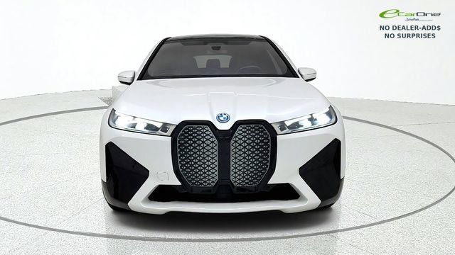 Used 2024 BMW iX xDrive50 w/ Premium Package AWD/4WD image 2