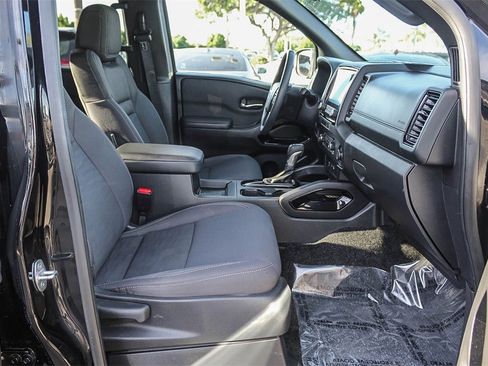 Used 2023 Nissan Frontier SV w/ Midnight Edition Package image 16