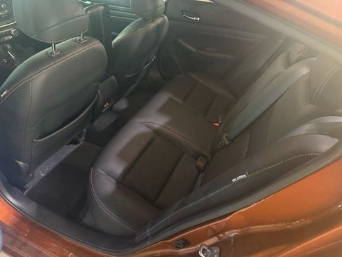 Used 2021 Nissan Altima 2.5 SR w/ SR Premium Package image 10