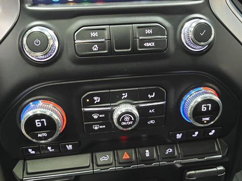 Used 2022 GMC Sierra 1500 SLT image 17