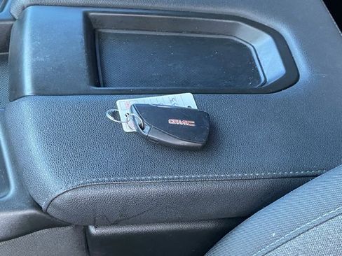 Used 2024 GMC Sierra 1500 Elevation image 27