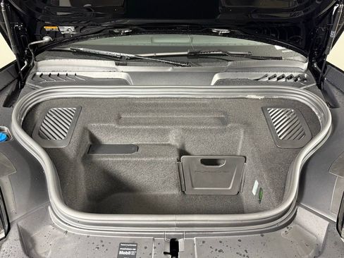 New 2025 Porsche Macan Electric image 19