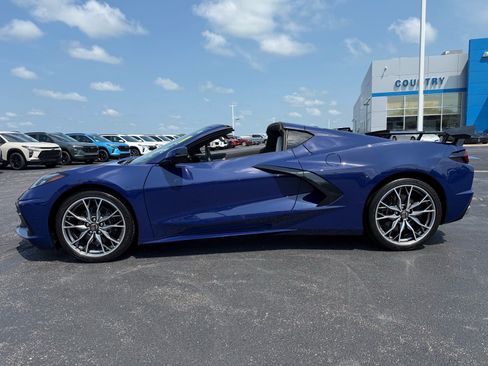 Used 2025 Chevrolet Corvette Stingray Preferred Cpe w/ Chrome Exterior Badge Package RWD image 4