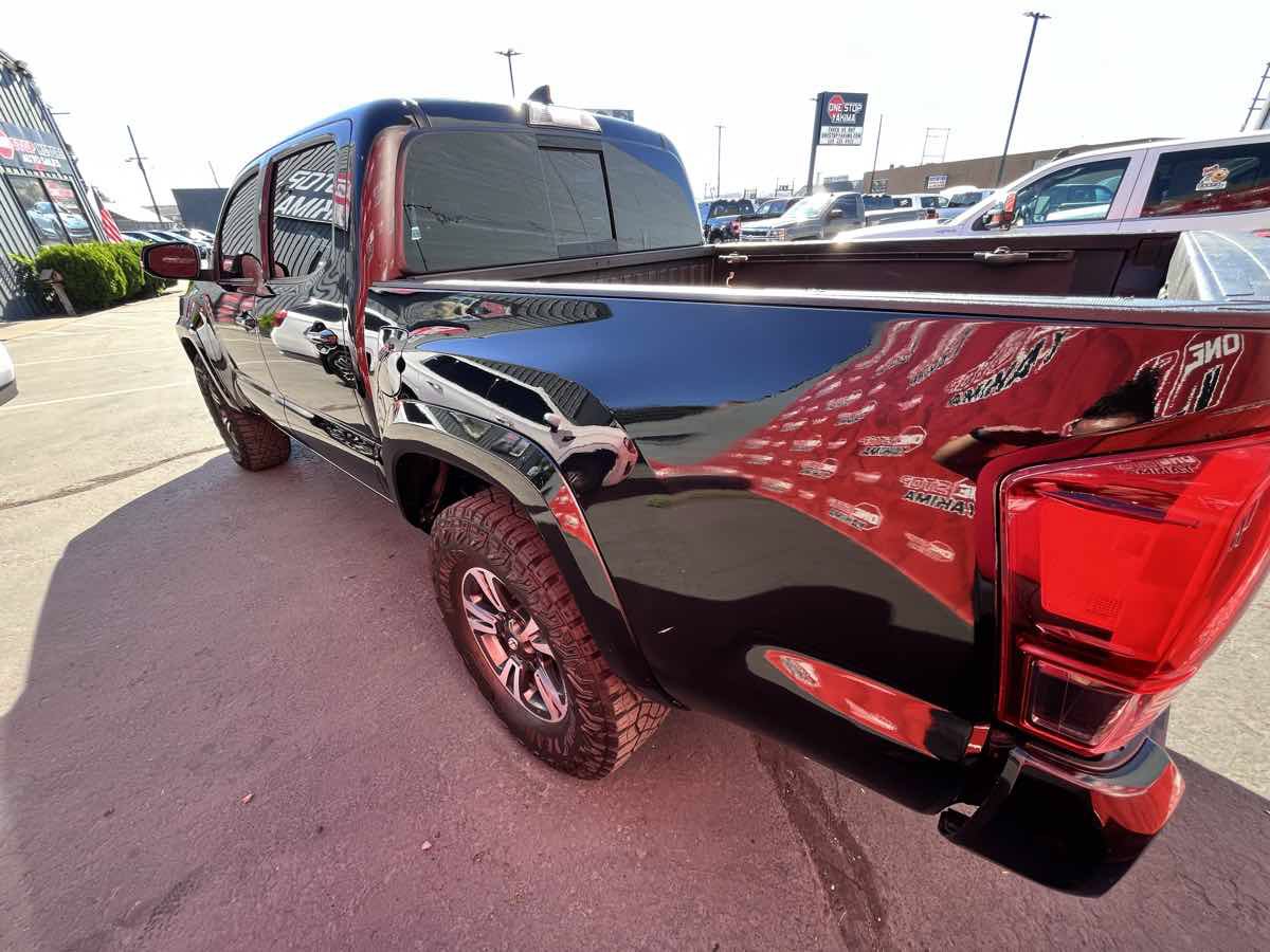 Used 2018 Toyota Tacoma TRD Sport AWD/4WD image 7
