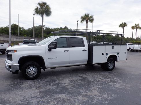 Used 2024 Chevrolet Silverado 3500 W/T w/ WT Convenience Package AWD/4WD image 2