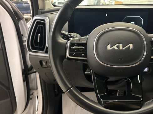 Used 2024 Kia Sorento SX AWD/4WD image 14