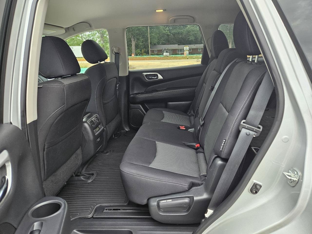 Used 2019 Nissan Pathfinder S AWD/4WD image 17