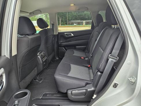 Used 2019 Nissan Pathfinder S AWD/4WD image 17