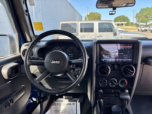 Used 2009 Jeep Wrangler X AWD/4WD image 3