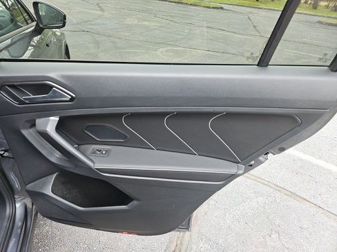 Used 2023 Volkswagen Tiguan SE R-Line image 17