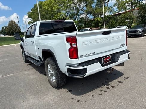 Used 2022 Chevrolet Silverado 2500 High Country AWD/4WD image 11